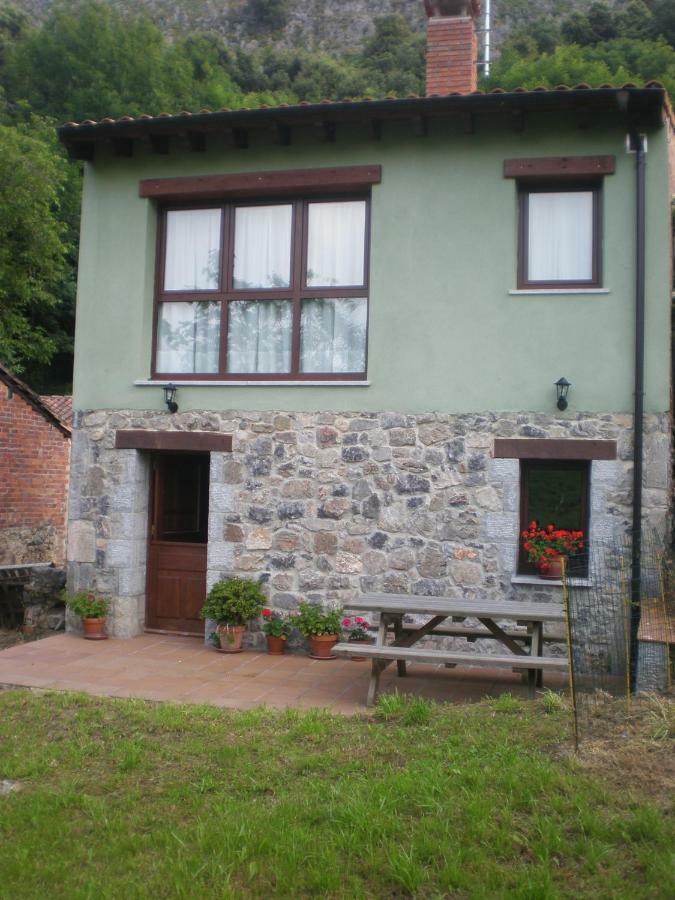 Vivienda Vacacional La Poza La Brana 利亚内斯 外观 照片